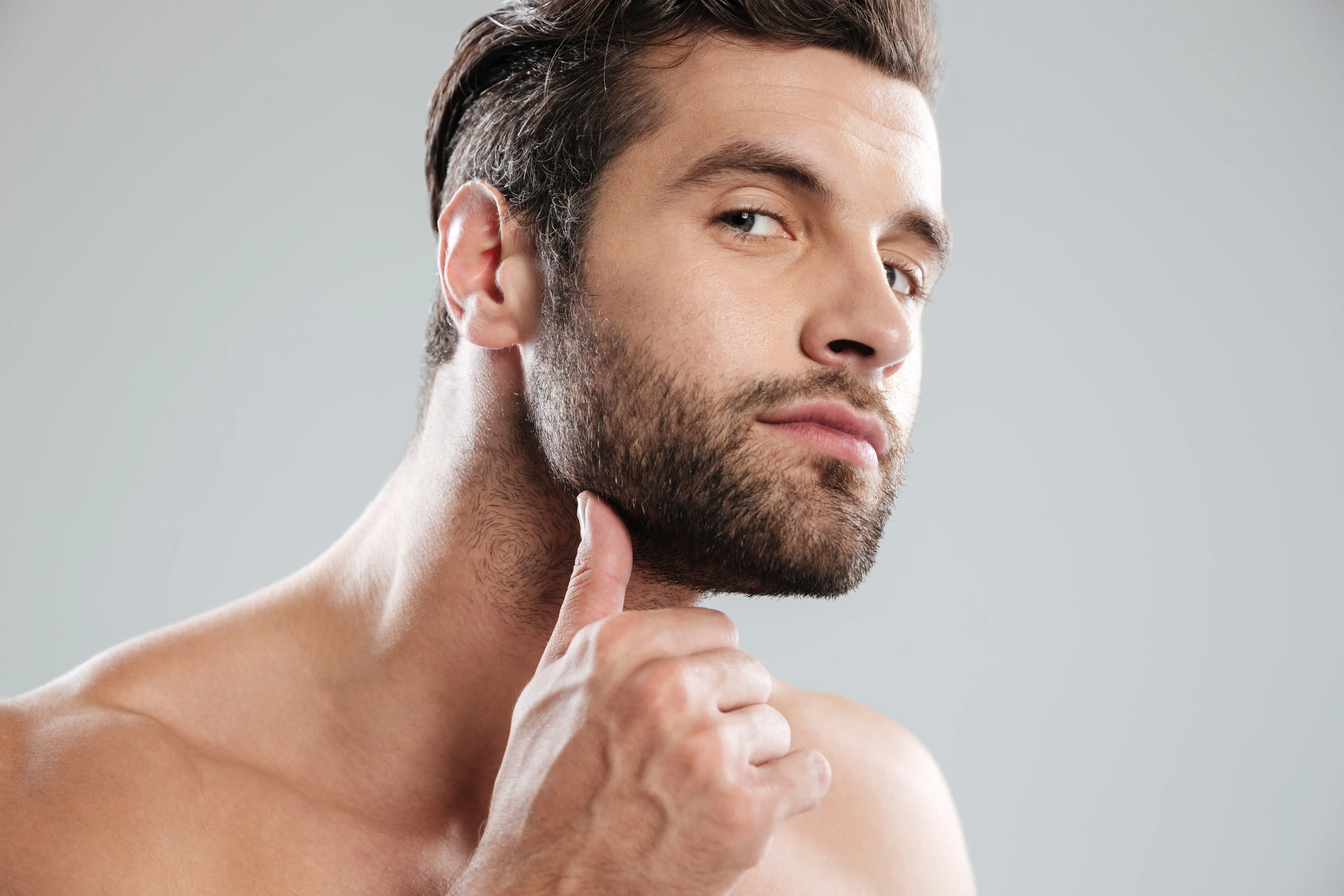 Como tratar e prevenir a caspa no cabelo e na barba